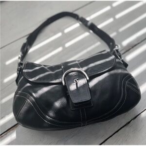 COACH 9248 Vintage Soho Y2K Black Hobo Buckle Flap Leather Medium Shoulder Bag